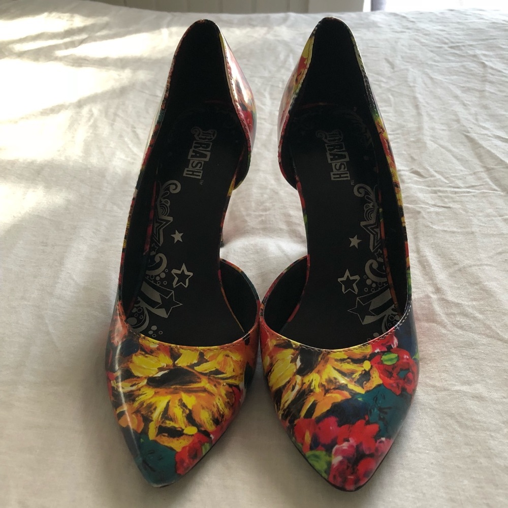 Heels - Picture 2 of 6